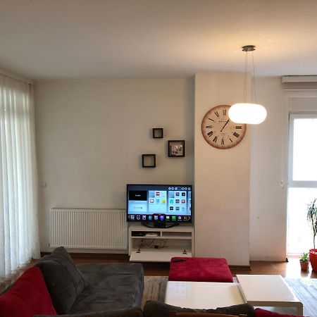 Apartment Prishtina Pristina Exteriör bild